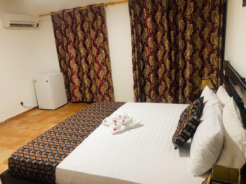 Tulun Lungi Airport Hotels מראה חיצוני תמונה